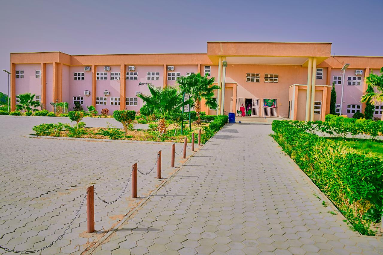 Hardware laboratory workshop