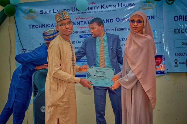 Certificate of excellence to Maryam Ahmed — First Class in Computer Science (2024)