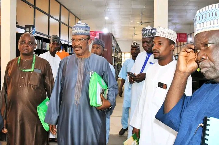 Dignitaries arriving at a Faculty event