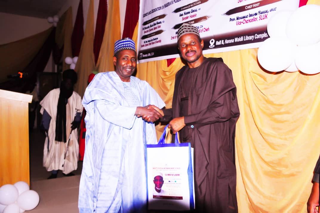 Presenting a gift at a Faculty event